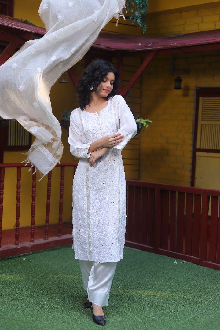 Safed-E-Noor, Kurta Set Handcrafted Chikankari Embroidery