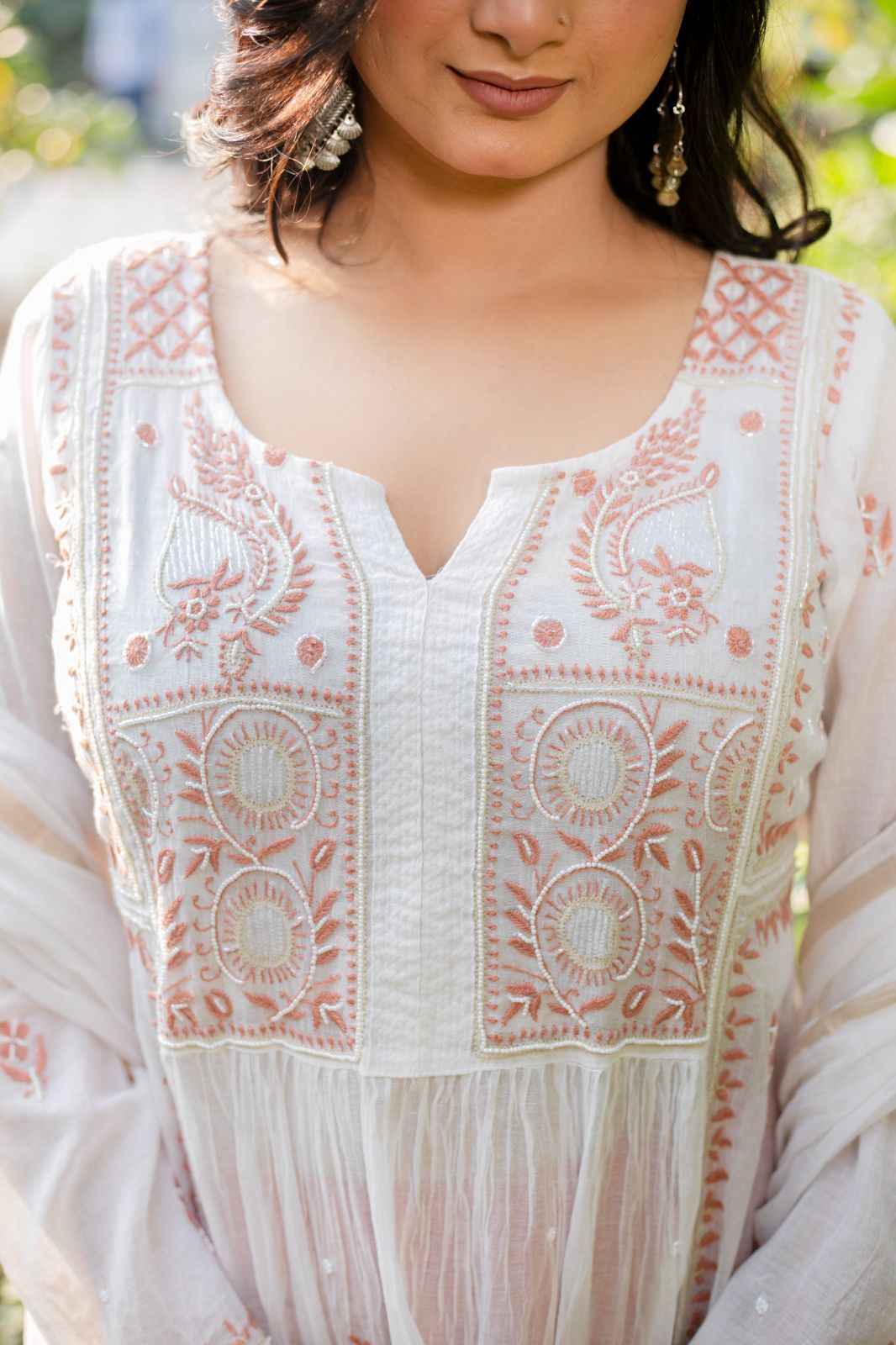 Afsana-E-Gul – Peach White Chikankari Anarkali Set