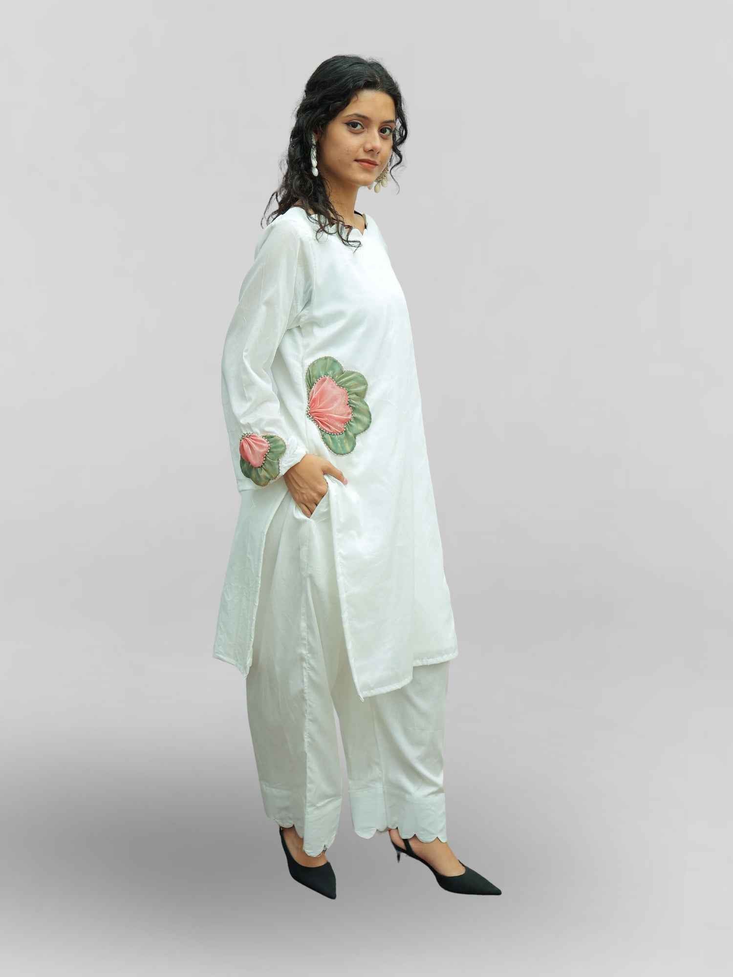 Luxury White Muslin Kurta Set with Handcrafted Zari Patch Work and Pink & Dusty Green Paper Silk Dupatta