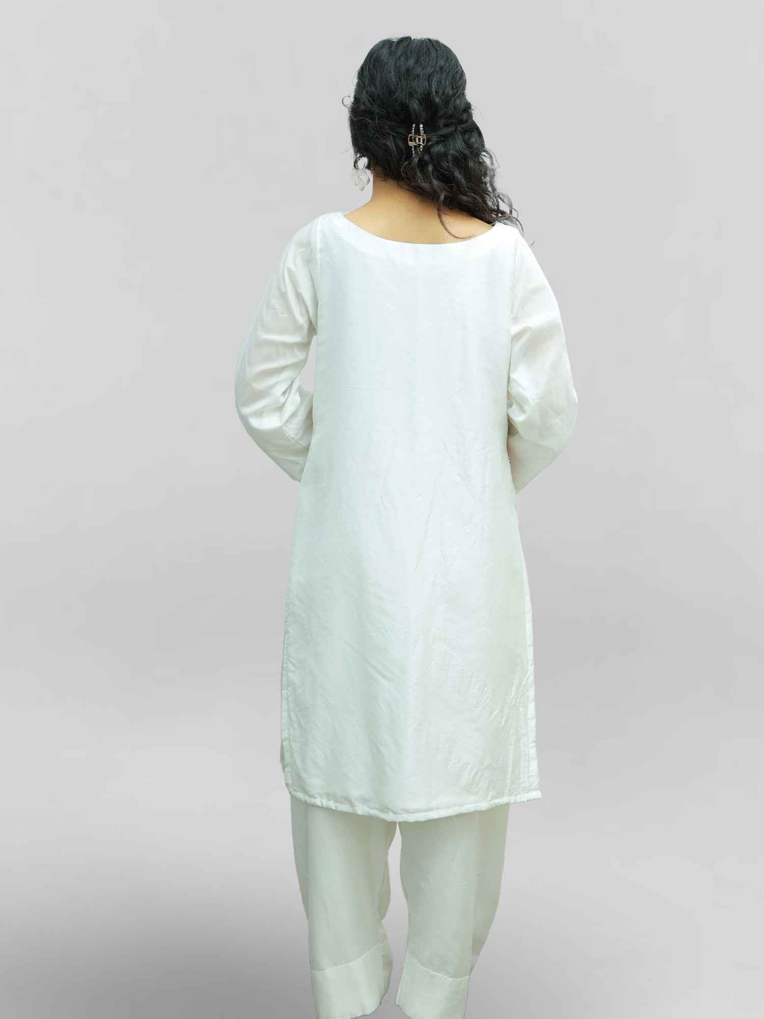 Luxury White Muslin Kurta Set with Handcrafted Zari Patch Work and Pink & Dusty Green Paper Silk Dupatta