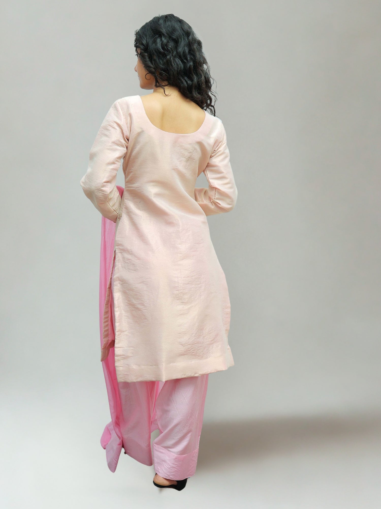 Binda-Handwork Zari & Zardozi Tissue Kurta Set with Organza Dupatta Ethnic Women wear